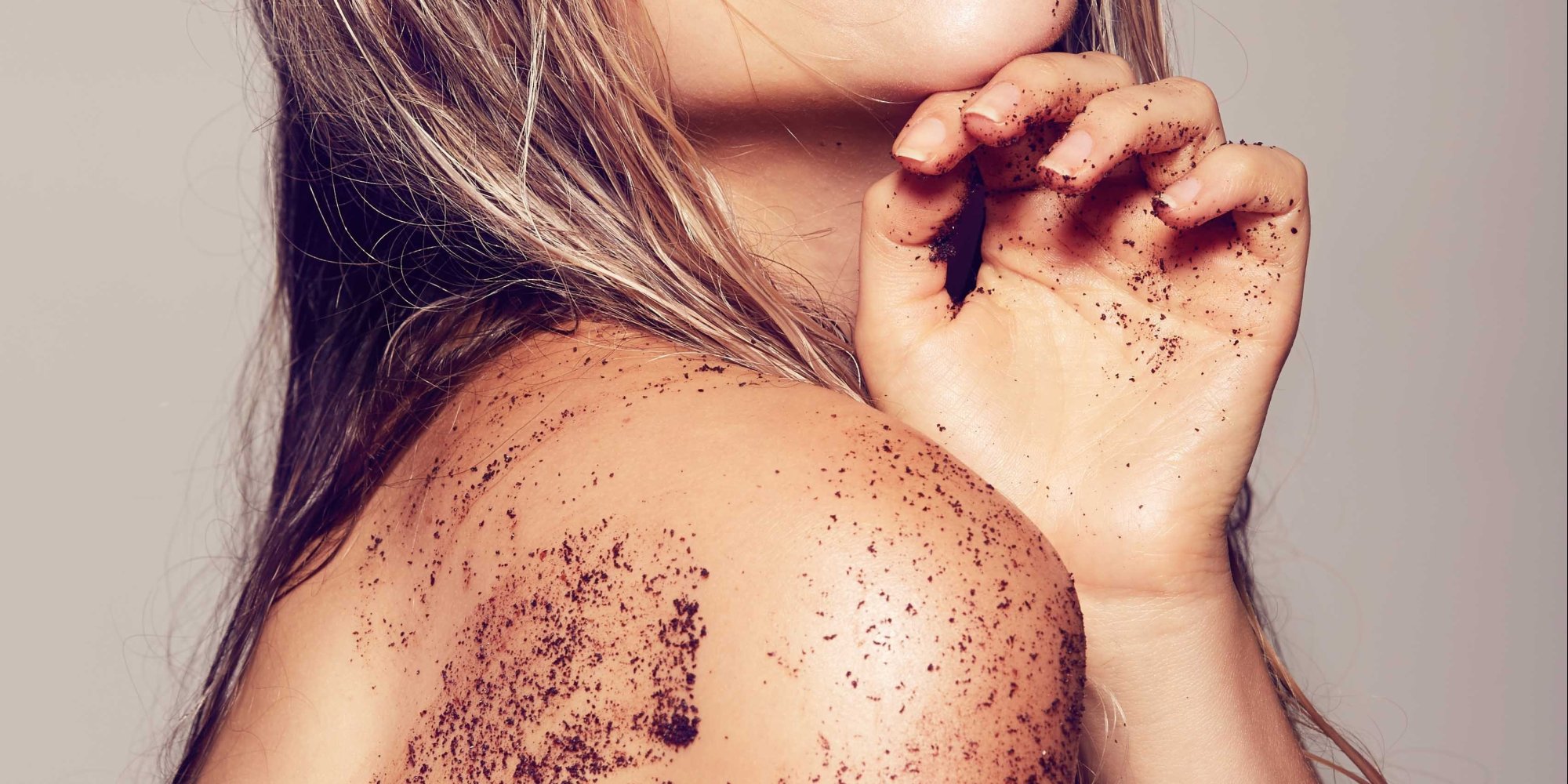 Hơn 90% phụ nữ Việt Nam tẩy tế bào chết không đúng cách