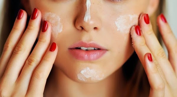 11 thứ tuyệt đối không được phép tiếp xúc với da mặt con gái dù chỉ 1 lần