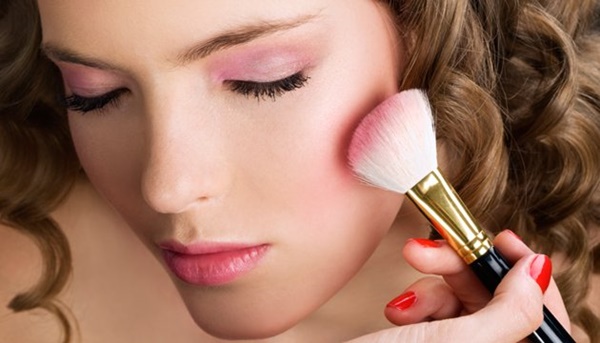 15 mẹo trang điểm cực hay mà các chuyên gia "cố giấu”