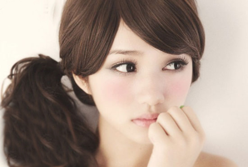 Bất ngờ với 8 thói quen khiến con gái nhanh già