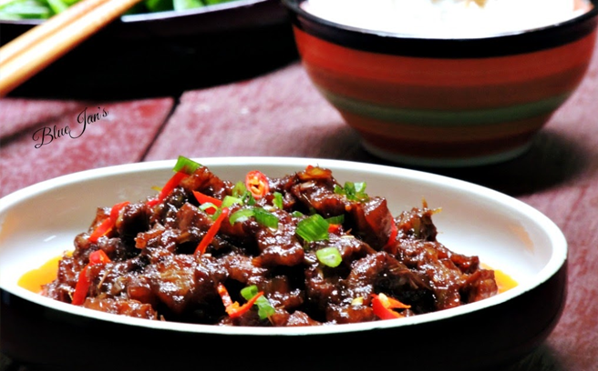 Cay ngon dân dã thịt kho mắm ruốc