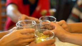 Cách Giải Rượu Bia Cấp Tốc Ngay Trên Bàn Nhậu, Ai Cũng Nên Áp Dụng