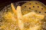 Nấu ăn bằng dầu thực vật ở nhiệt độ 180oC có thể gây ung thư