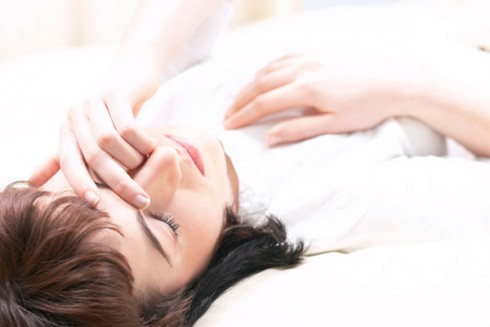 Cảnh báo ngủ với tư thế nằm ngửa nhiều sẽ gây vô sinh ở nữ giới?