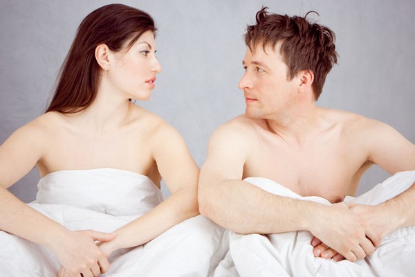 Có Nên Dùng Dầu Dừa Bôi Trơn Khi Bị Khô Âm Đạo?