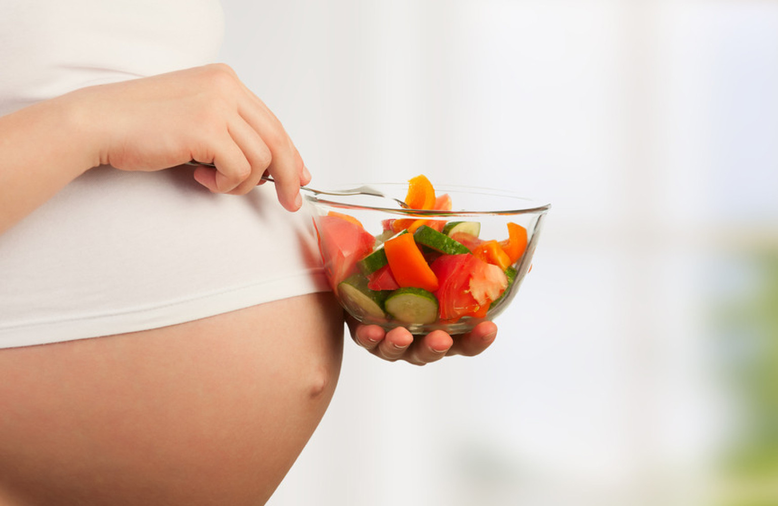 7 thói quen xấu mẹ bầu cần tránh để bảo vệ sức khỏe thai nhi