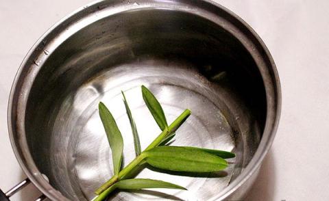 Tự làm nước hoa cho mái tóc tại nhà