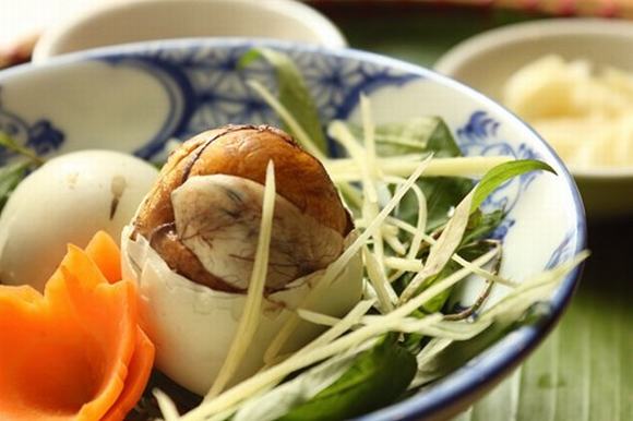 Có nên ăn trứng lộn khi mang thai không?