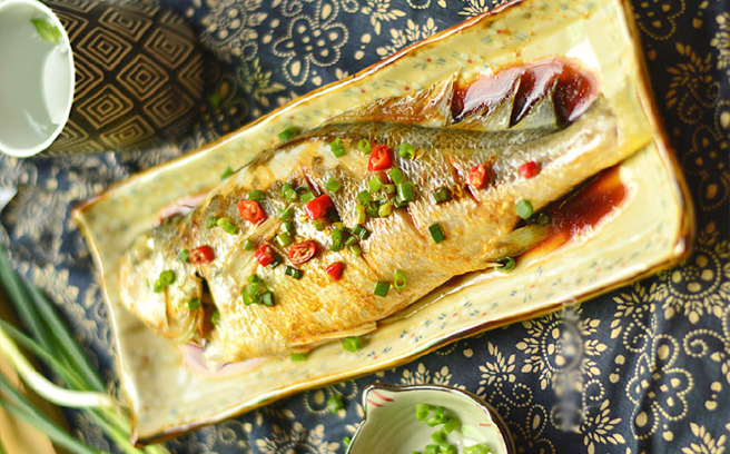 Cơm chiều đổi món với cá hấp cay ngon lạ miệng
