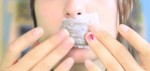 Chỉ cần đặt thứ này lên môi 5 phút, môi khô đến mấy cũng trở nên căng mọng