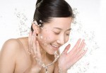 5 sai lầm khiến mụn trên mặt bạn tồi tệ hơn