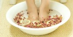 3 công thức tẩy tế bào chết giúp bàn chân mịn màng