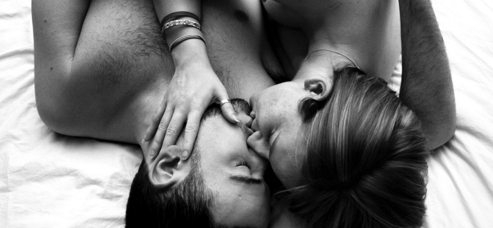 Làm &rsquo;chuyện ấy&rsquo; 3-4 lần/tuần các cặp đôi tha hồ nhận điều tuyệt vời