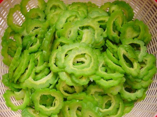 Công thức làm đẹp từ đầu đến chân từ mướp đắng