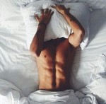 Vì Sao Các Cặp Vợ Chồng Phải Sẵn Có Cây Kim Gối Đầu Giường?