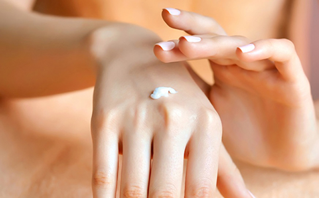 Bí quyết cho đôi tay trắng nõn mịn màng chàng không nỡ buông
