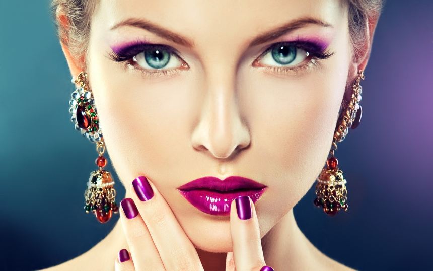 “Tuyệt chiêu” giúp lớp phấn trang điểm không trôi suốt 1 ngày