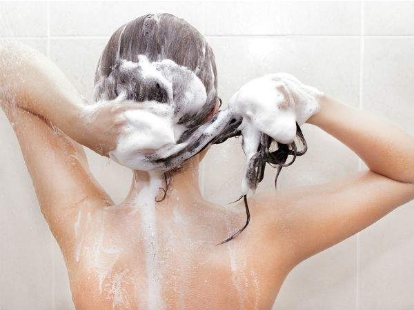 Những bí quyết giúp bạn "khống chế" mái tóc bết dầu