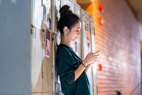 10 cách nhắn tin của con gái làm con trai... muốn điên