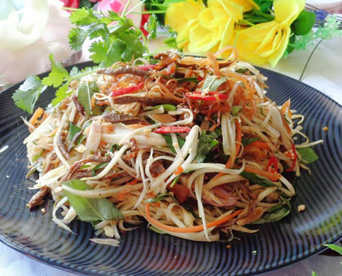 Thích mê ly với món gỏi đu đủ thịt bò áp chảo
