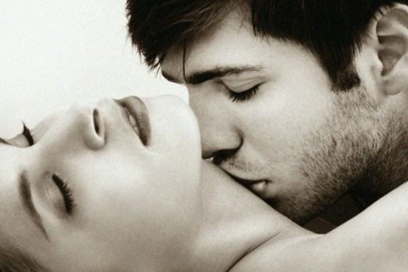 8 cách "hư" trên giường khiến chàng mê tít