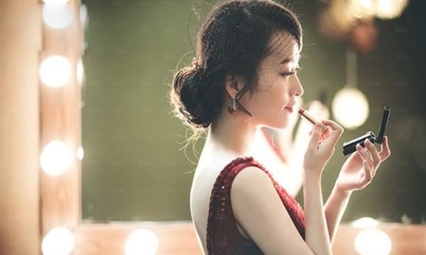 Là con gái, bạn nhất định phải thuộc nằm lòng 10 mẹo làm đẹp thần thánh này