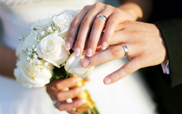 Lý do thật sự đằng sau việc đeo nhẫn cưới ở ngón áp út tay trái