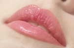 Làm điều này 3 lần/1 ngày, môi nứt nẻ đến đâu cũng đỏ hồng láng mịn