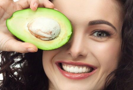 Căng da mặt, xóa nếp nhăn mà không cần đi đến thẩm mỹ viện