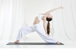 Hồ Ngọc Hà gợi ý 4 động tác yoga đơn giản để có được cơ thể gợi cảm