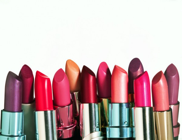 "Mẹo nhỏ" giúp bạn phân biệt son môi độc hại và an toàn