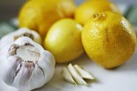 Bài thuốc dân gian của người Nga giúp giảm mỡ máu từ 4 trái chanh và 4 củ tỏi
