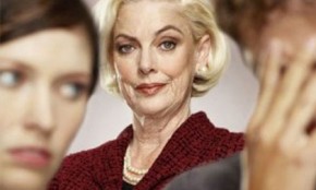 Sốc khi nghe mẹ chồng dè bỉu mẹ đẻ