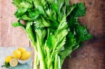 Nách – mông – đầu gối hết thâm trong 7 ngày nhờ 1 nắm cần tây
