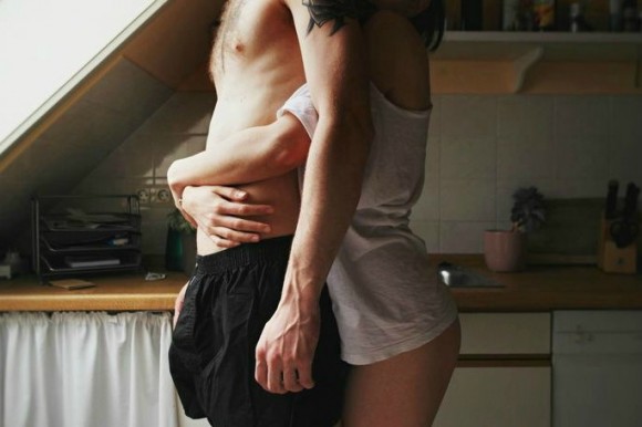 Đàn ông có tướng mạo dễ thay lòng đổi dạ phụ nữ cần tránh
