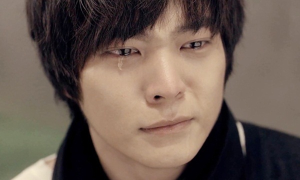Bố thí 2000 USD cho người yêu đi phá thai để rồi 5 năm sau phải quỳ gối cầu xin cô ấy vài đồng lẻ!