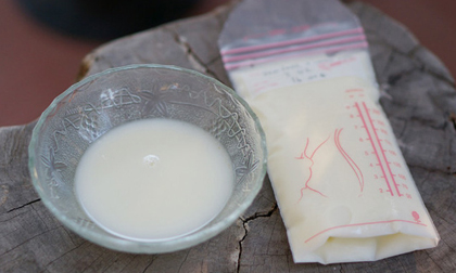 Công dụng làm đẹp tưởng đùa, nhưng là thật 100&permil; từ sữa mẹ