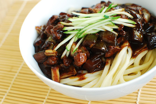 Mì tương đen