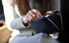 Không gì sướng bằng để vợ giữ tiền – Đàn ông nên đọc!