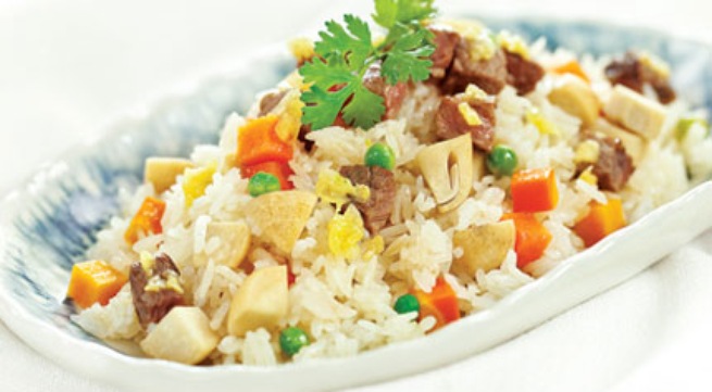 Cơm chiên thịt bò và phô mai