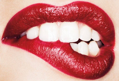 5 mẹo trị thâm môi nhanh chóng nhất