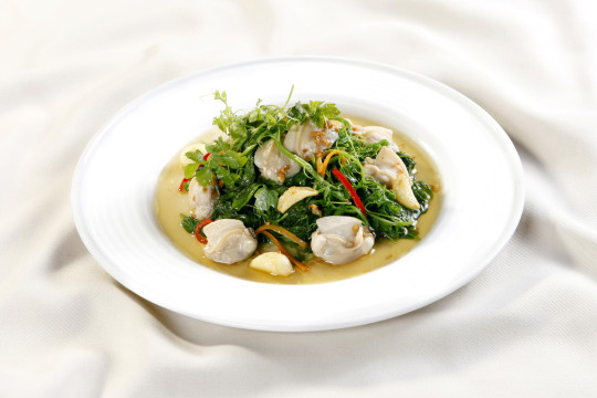 NGHÊU XÀO LÁ KHỔ QUA