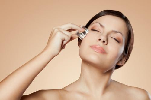 Mách bạn bí quyết thắp sáng làn da xỉn màu trong chốc lát mà không cần mỹ phẩm
