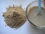 Trộn rau diếp cá với cám gạo thoa lên da 5 phút điều kỳ diệu sẽ xảy ra
