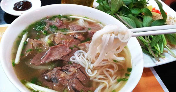 Cách nấu phở bò ngon miễn chê từ thành viên bán phở lâu năm