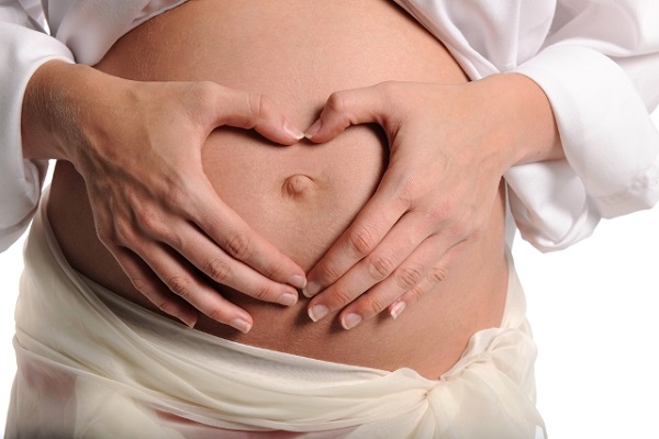 Xoa bụng bầu kiểu này, bạn đang làm ảnh hưởng xấu đến con mình!