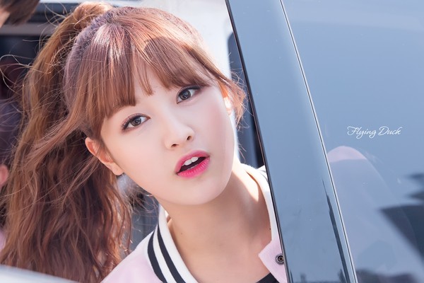 10 thói quen các cô gái xinh đẹp làm mỗi sáng