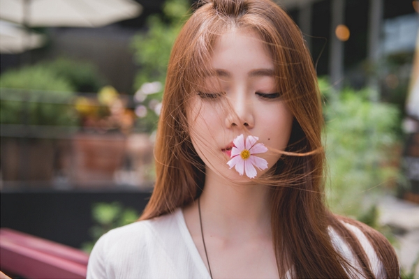 Cách trang điểm tự nhiên đơn giản, giúp bạn trẻ hơn tuổi thật