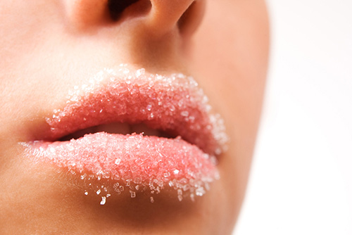 4 bước trị môi khô, nứt nẻ trong một đêm