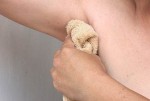 Bạn sẽ không bao giờ phải nhổ lông nách chỉ nhờ 1 thứ duy nhất này